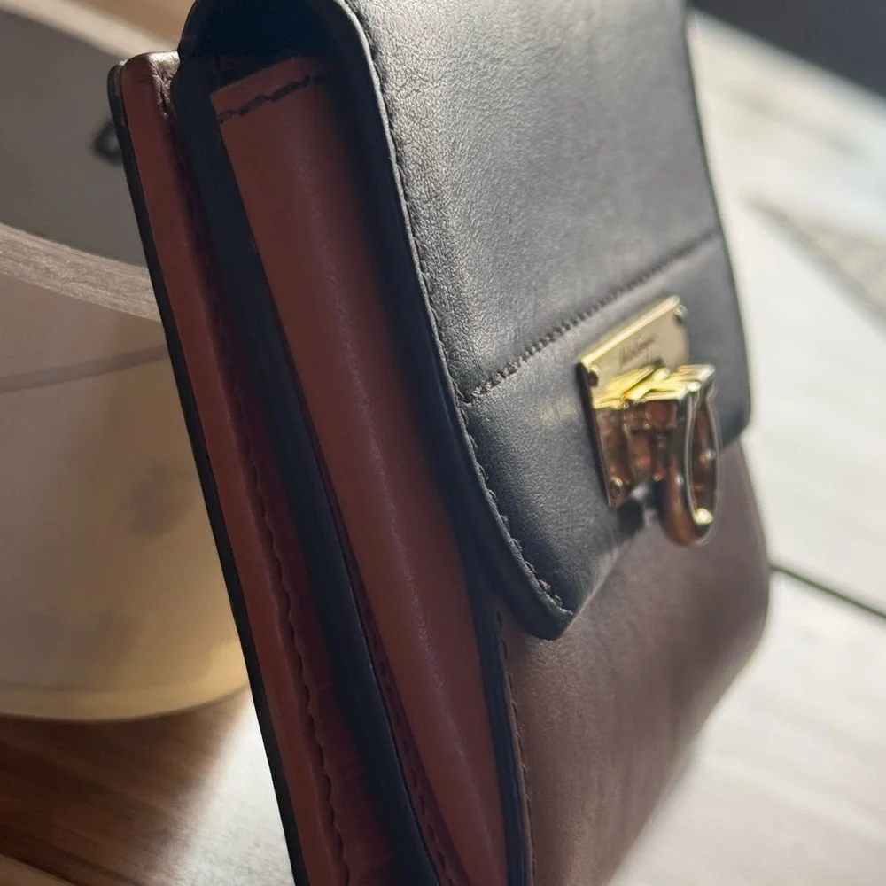 Salvatore Ferragamo Brown leather compact wallet see pictures - Picture 2 of 16